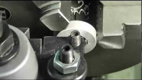 Cutting an Internal Keyway on a Lathe