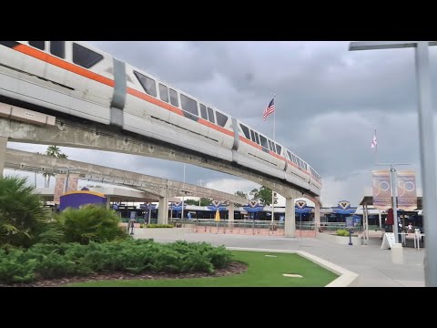 Stormy Friday at Disney World - Lights On PeopleMover / Tron & Railroad Update / EPCOT Construction