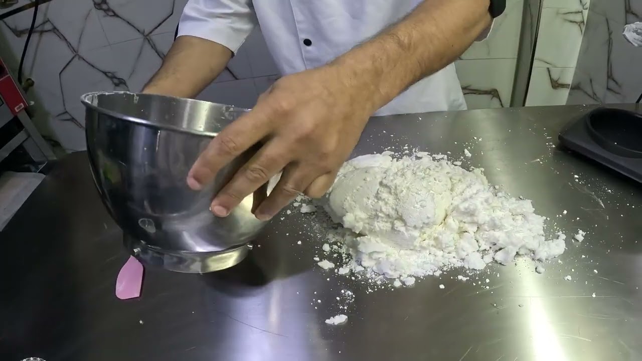 طريقة تحضير عجينة السكر بسهولة و بساطة