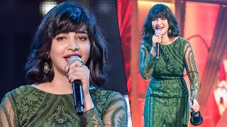 Barbie Doll Look A-Like Shruti Hasan Receives An Award From Vikram Siima