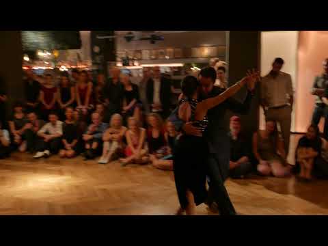 Clarisa Aragon and Jonathan Saavedra - "Estampa De Varón" - Juan D'Arienzo