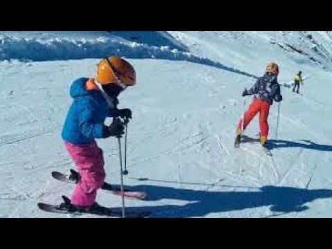 Vídeo: Com Ensenyar A Un Nen A Esquiar