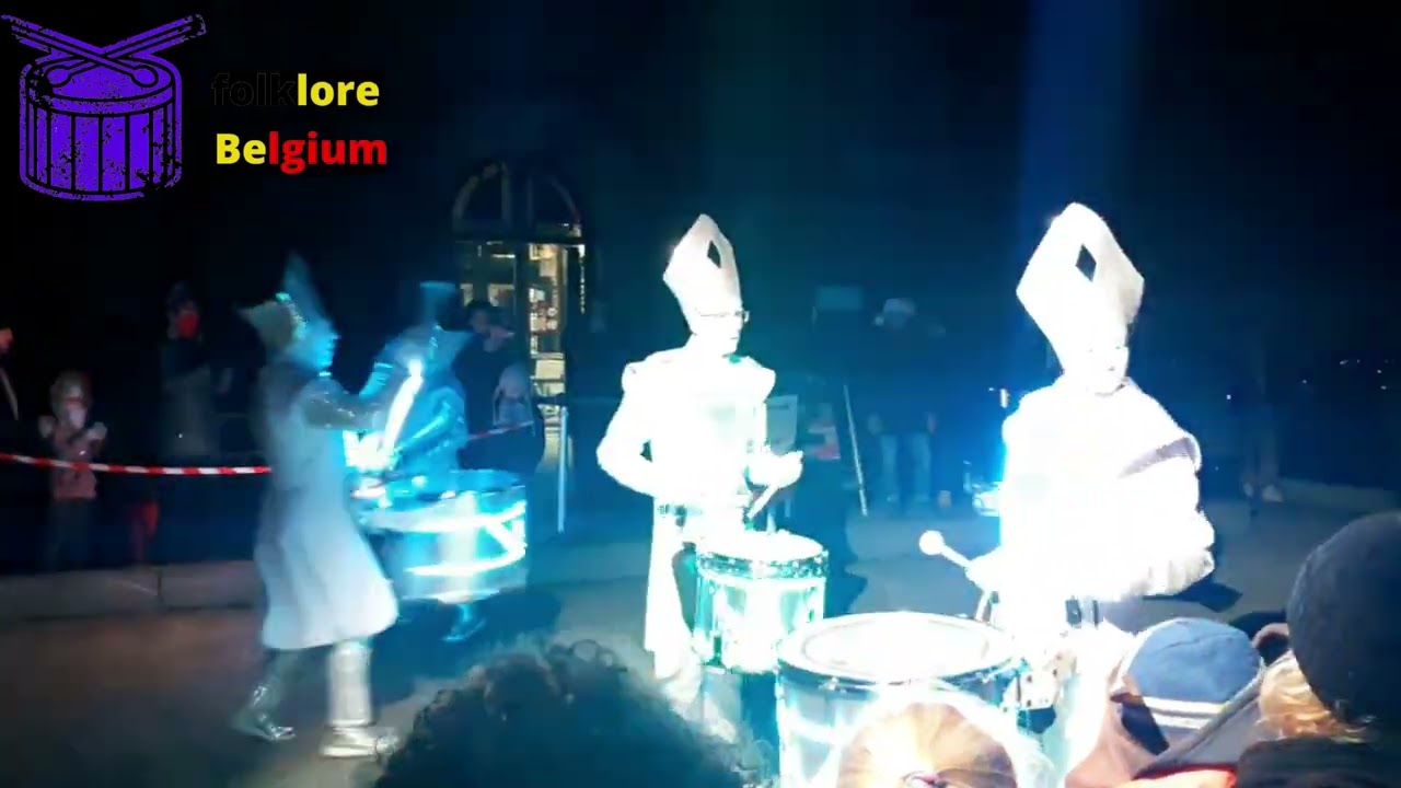 percussions LED par le groupe Moz Drums - mons 2022 - noel au beffroi - folklore belgium