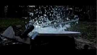 Slow motion crushing of glas with Jens and Matthias