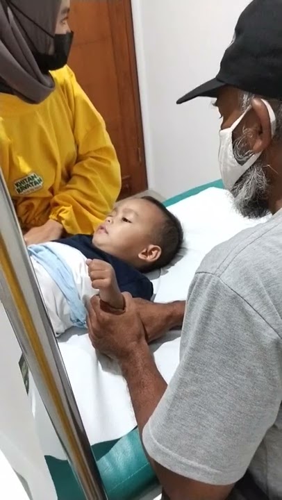 anak hebat mau sunat😇
