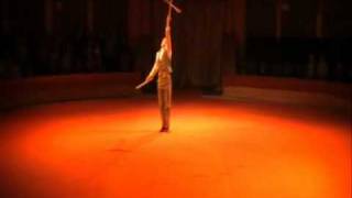 acrobat-junggler
