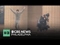 Actor re-creates iconic "Rocky" run in Philadelphia for new movie