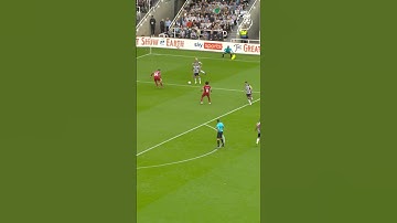 Insane Alisson save!