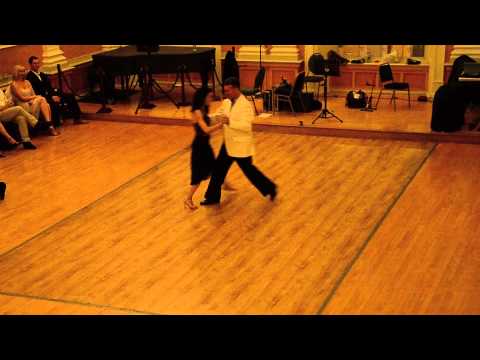 Damian Thompson and Mariana Ancarola - El Flete