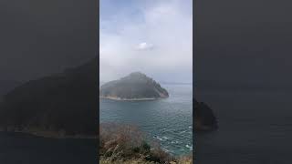 雪の瀬戸内海。大槌島と小槌島。Seto Inland Sea in snow. Otsuchi Island and Kozuchi Island.