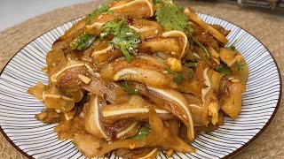 | 凉拌猪耳朵 | 最简单的做法，老公爸爸最爱夏日必备下酒菜，味道超赞【茜茜吃不胖】