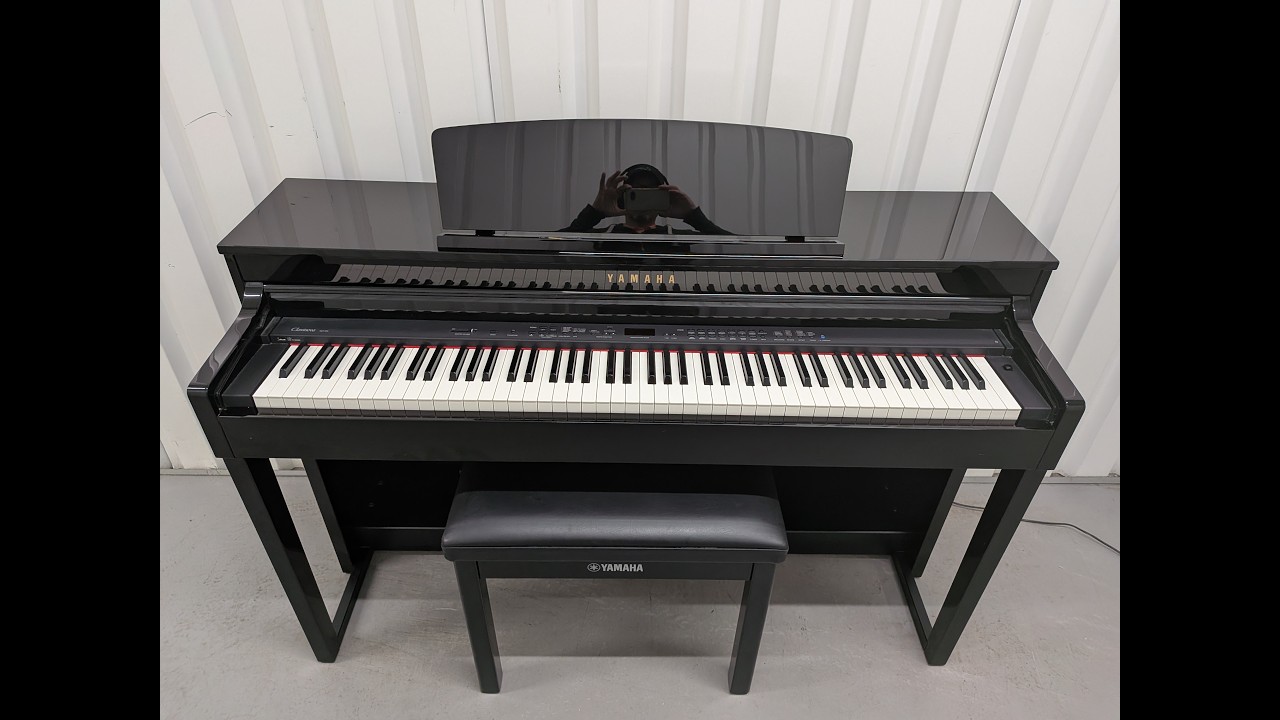 Yamaha Clavinova CLP-470 digital piano polished ebony glossy black