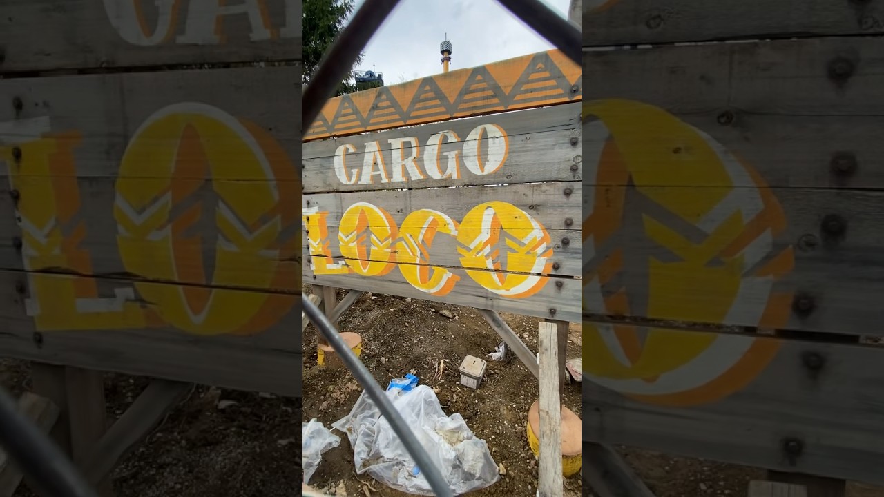 The New Cargo Loco Sign At Kings Island! 
