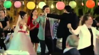 Hazal Kaya vs Cagatay Ulusoy   Dance Resimi