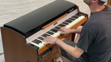 Fender Rhodes 7055 demo "Too High" by Stevie Wonder at the Chicago Electric Piano Co