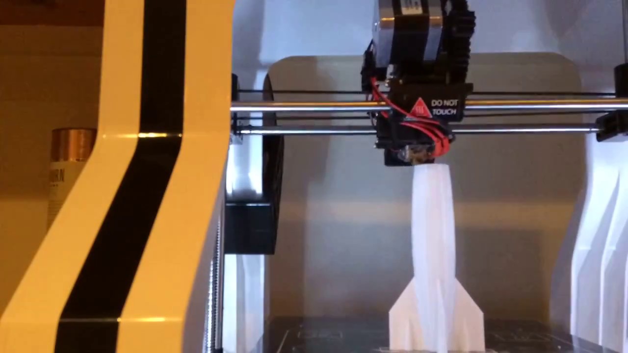 3D printing time lapse - YouTube