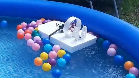 DIY RC Boat Hovercraft foam board. In my Swimming Pool. Fpv racing motor propeller