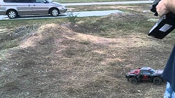 sc10 4x4 bashing  hobby king 120a ESC  w/ tacon 3660-4000kv