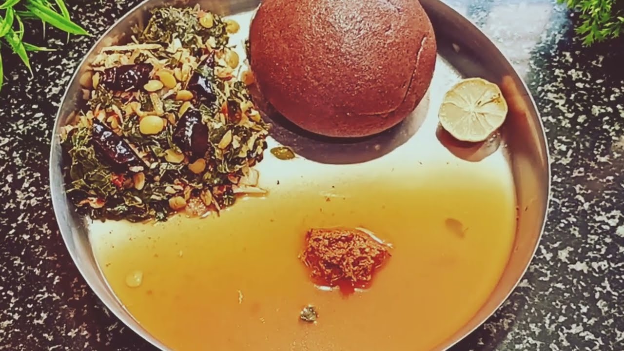 ಹಳ್ಳಿ ಶೈಲಿಯಲ್ಲಿ ನುಗ್ಗೆ ಸೊಪ್ಪು ಉಪ್ಸಾರು ಬಿಸಿ ಬಿಸಿ  ರಾಗಿ ಮುದ್ದೆ / Drumsticks leaf sambar