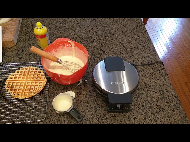 Cuisinart - Round Classic Waffle Maker