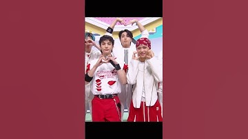 No flirting on stage please! 😚😉#hyunjin #felix #hyunlix #straykids #karma #skz #kpop #foryou #fyp