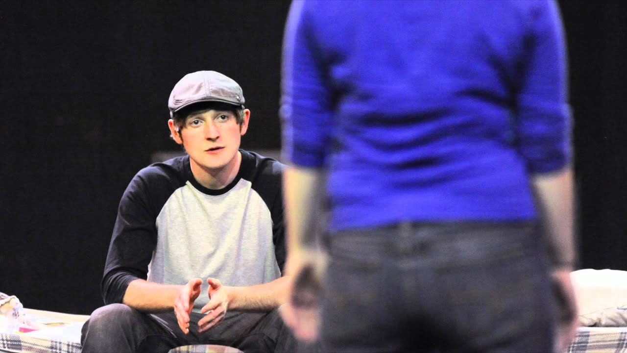 Sitcom star returns to his UIC roots - YouTube