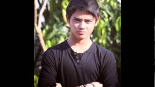 Aliando Berkali-kali Dapat Pelukan