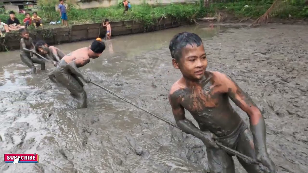 TANTANGAN TARIK TAMBANG DI LUMPUR BERHADIAH 100 000‼️INI YANG TERJADI ‼️PREMAN KAMPUNG