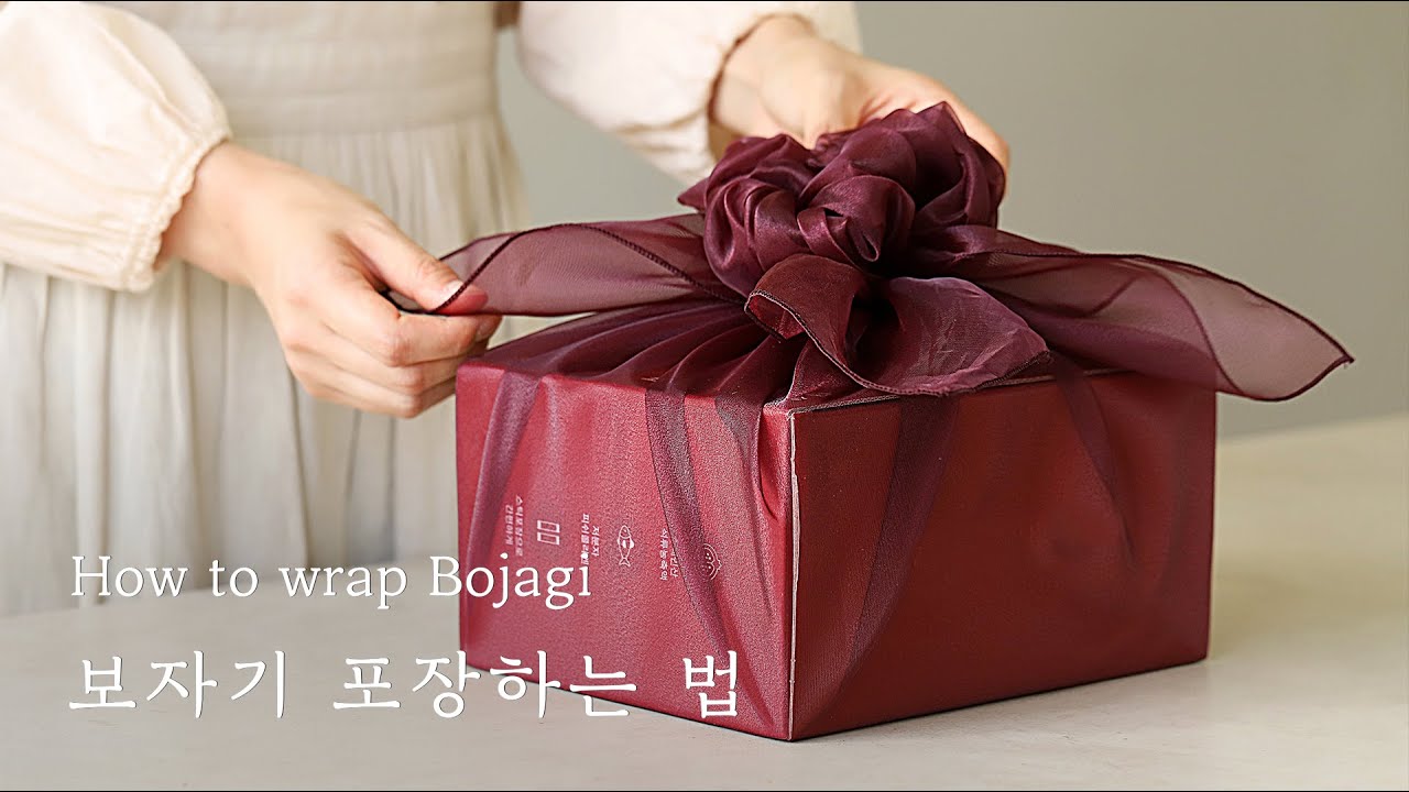 🎀 다가오는 추석을 위한 1분컷 보자기 싸는 법 : How to wrap Bojagi (Traditional Korean Knot) [우리의식탁]