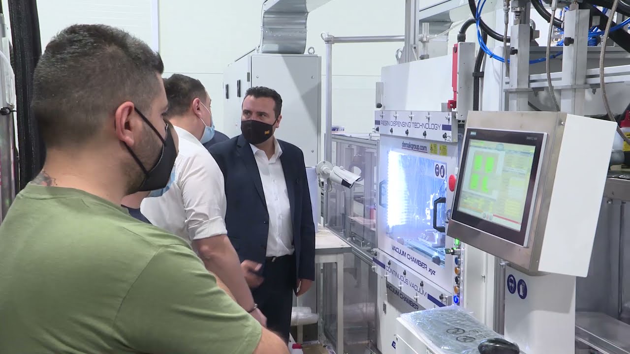 Инсерти од посетата на премиерот Зоран Заев на компанијата „Кемет ...