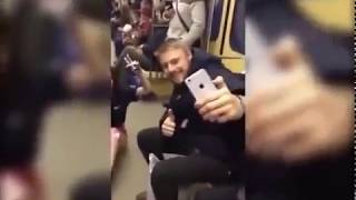 Побрили ноги в вагоне метро