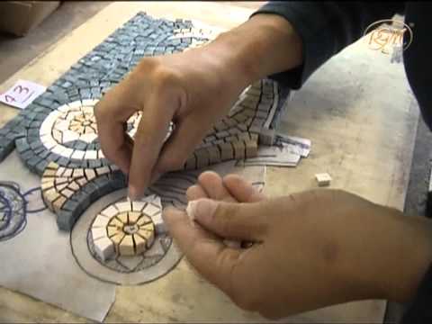 Video: Mosaico Di Marmo (39 Foto): Set Di Marmo Bianco E Nero, Tessere Su Una Rete Di Materiale Modellato, Tessere Di Mosaico Dalla Cina E Da Altri Paesi