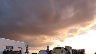 Geballte Mächtige Farbige Üppige Wolkenpracht Über Friedrichshain... 9.5.2O19