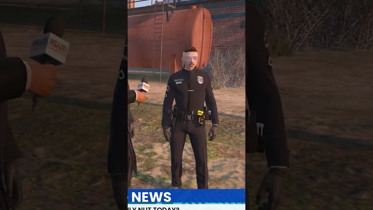this poor officer 😂