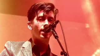 Arctic Monkeys - Old Yellow Bricks - [Glastonbury 2013] Resimi