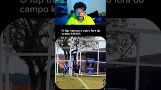 TRANCOU O CARA PRA FORA DO CAMPO #futebol #memes