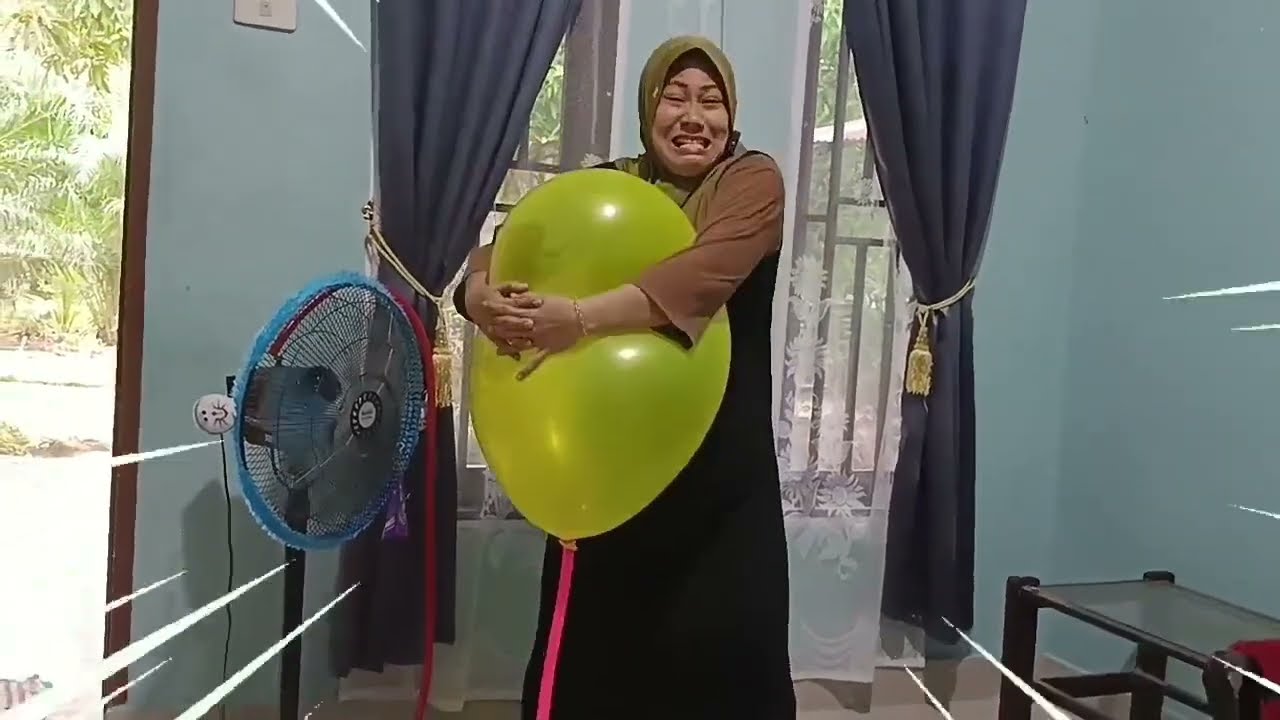 Meletuss..!! Kompilasi video mama pompa balon pakai angin kipas  dan selang ajaib didalam rok
