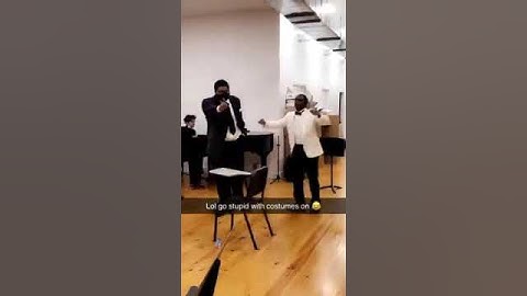 Hasani Vibez dancing like James Brown before show
