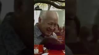 Ketika kamu lupa kalo sekarang tahun 1994