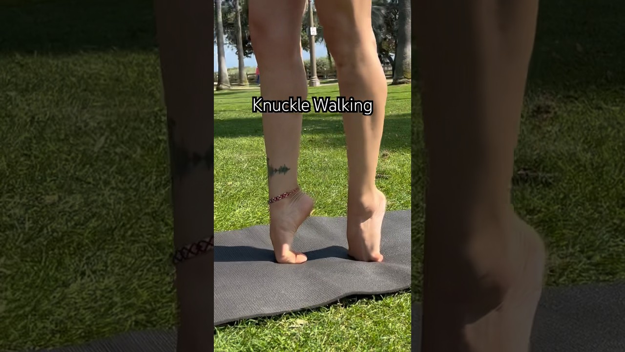 Knuckle-Walkers: Apes and some humans 🦍👣  