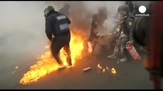 Shocking footage: Policeman set on fire in Mexico 43 students protest