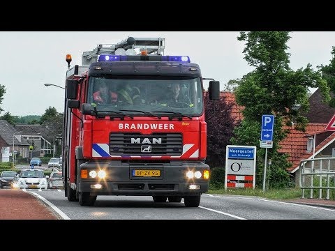 Brandweer Moergestel is met spoed onderweg naar een vrachtwagenbrand op de A58 bij Oirschot