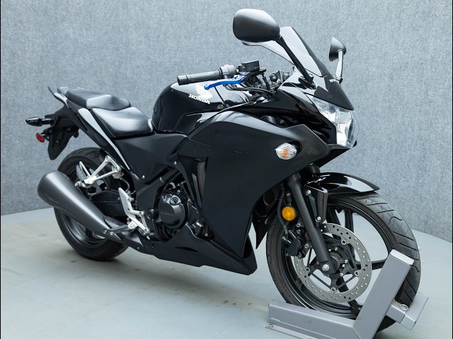 2013 HONDA CBR250R - National Powersports Distributors - YouTube