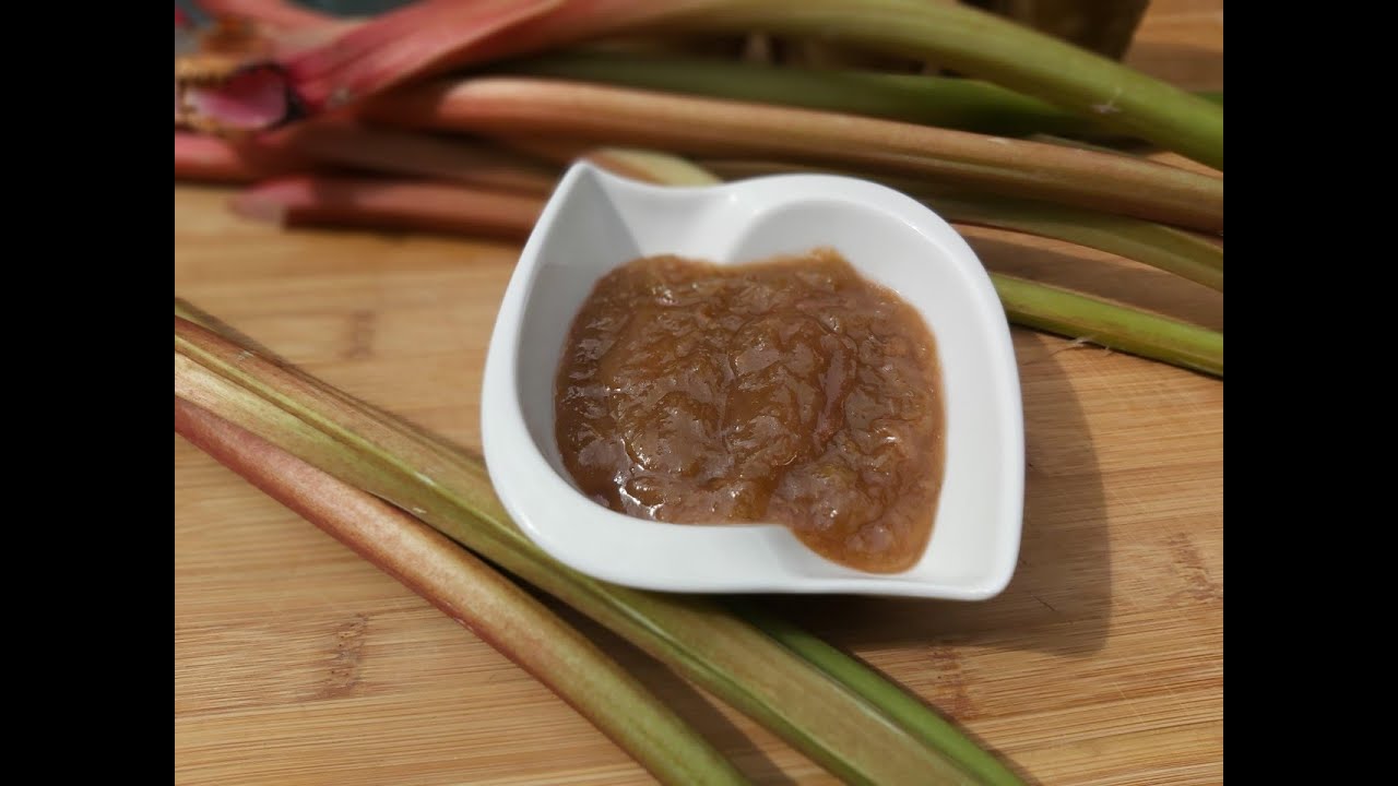 La compote à la rhubarbe