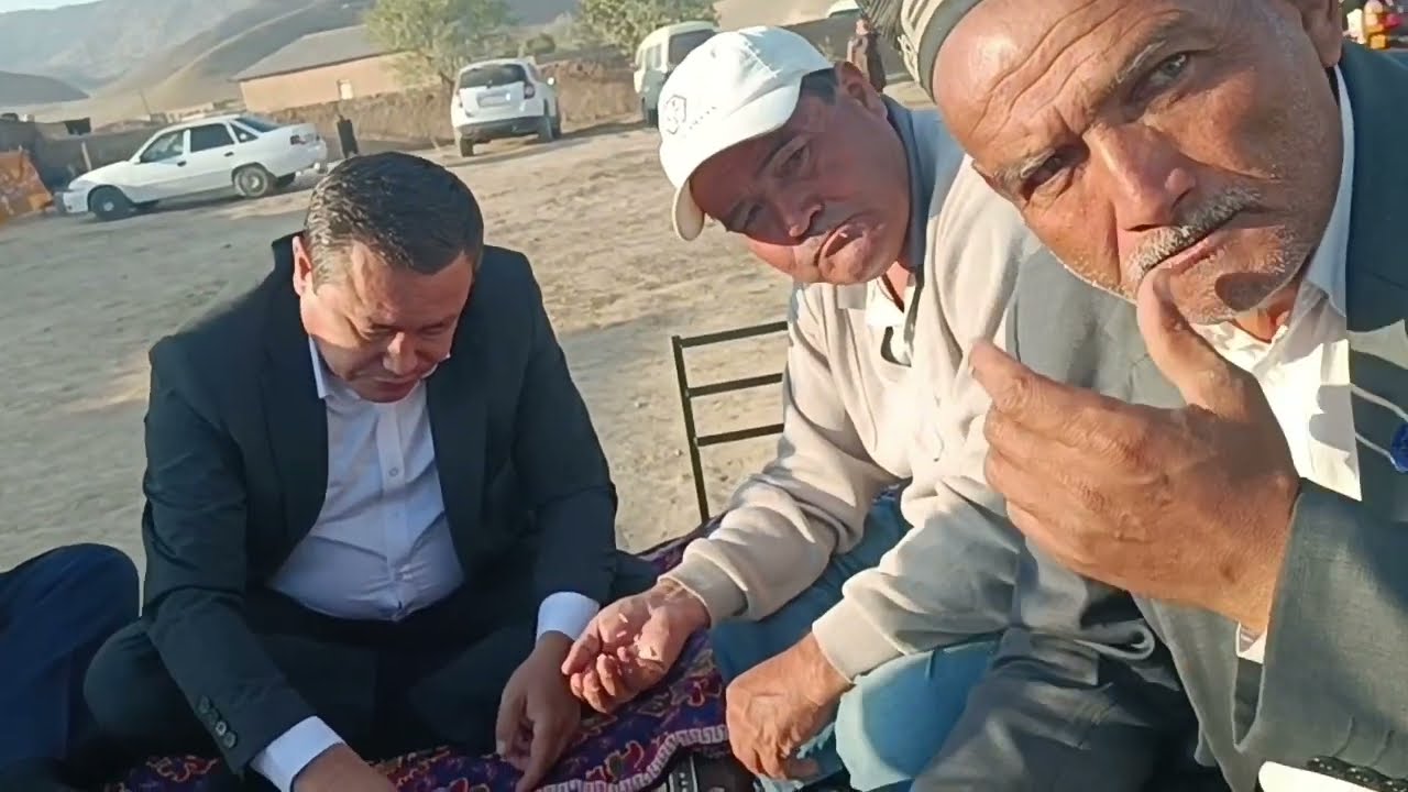 Бохшиқул бохши Қашқадарёда Қоххор бохши тўйида.