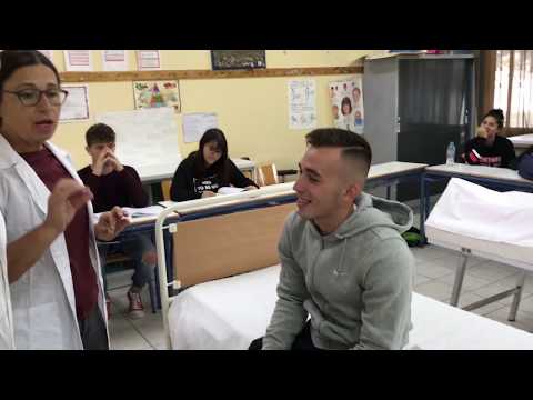 Βίντεο: Πώς είναι η προφυλακτική ιατρική εξέταση των μαθητών