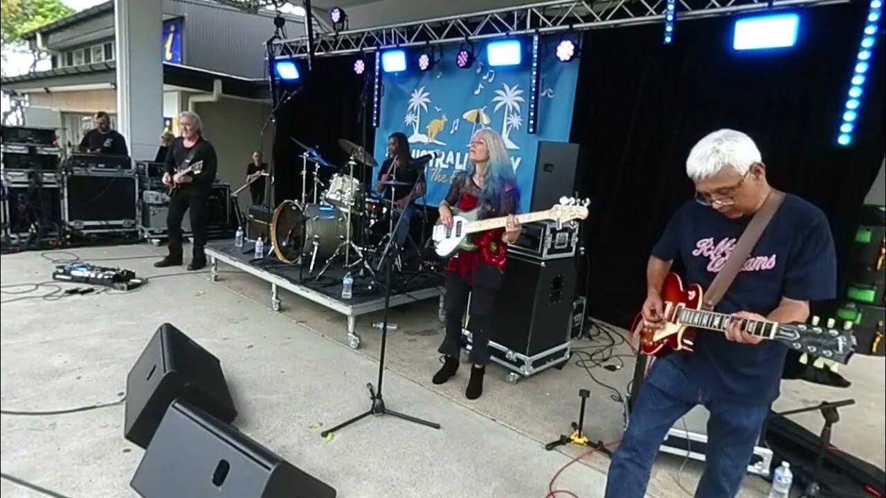 Fridayy, chris brown dont give it away official video. I don't give a f ck из какого фильма. I don't give a f ck ghostface. I don t give a funk. I don't give a f ck мем.