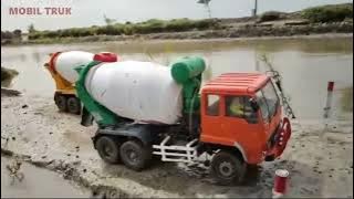 murottal surah al qolam dengan gambar mobil truk.