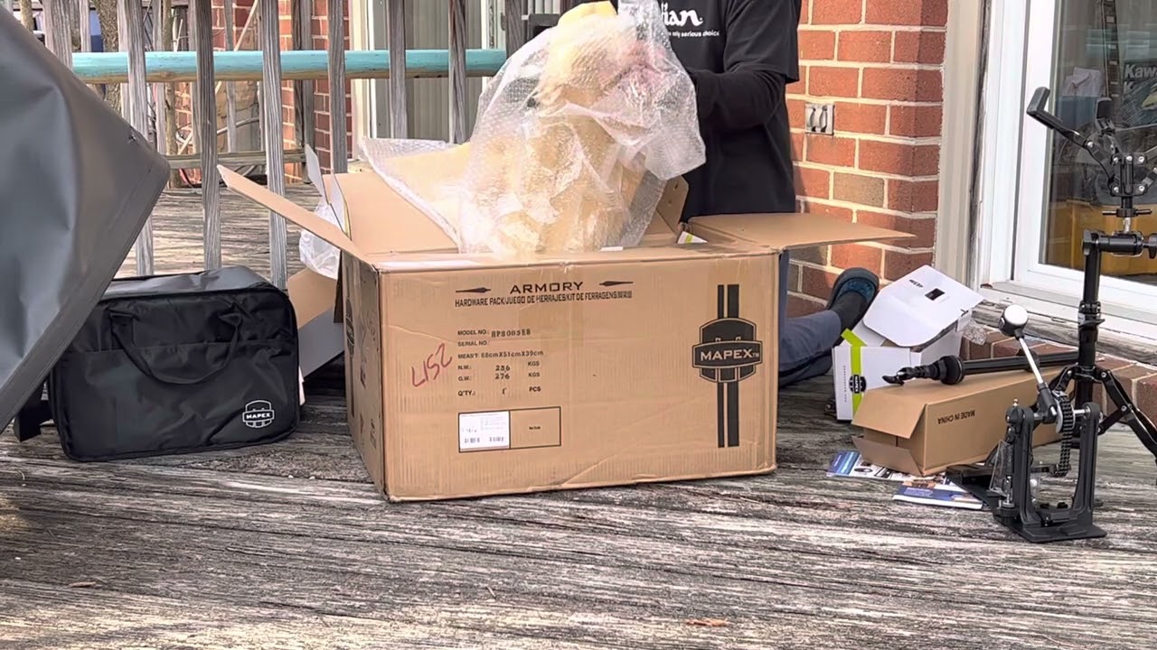 Unboxing of Mapex Armory (black) drum hardware.