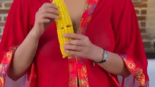 Sexy Girl Cooking - Rolled Corn With Fried Smoked Meat- Pong Kyubi 